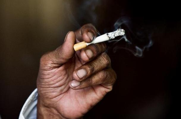 Interdiction de fumer dans les lieux publics : On s&#39;en fout à Abidjan ! |  Observateur citoyen | OC News | La webzine participative qui porte un  regard non partisan sur la gouvernance